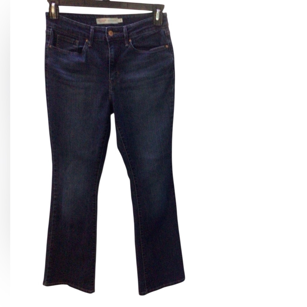 EUC...Womens Levi's W27xL32